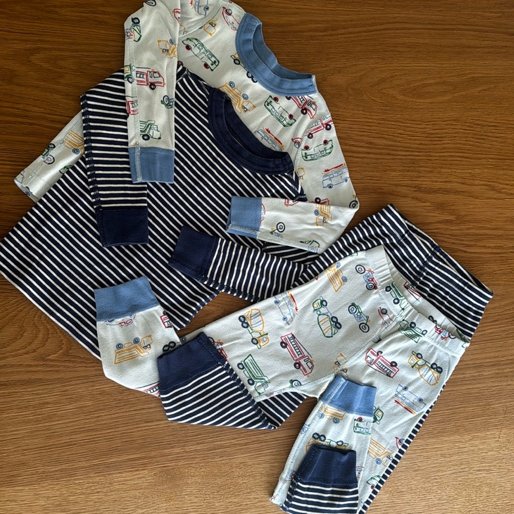Hanna Andersson Moon and Back pajamas (set of 2) kids size 4